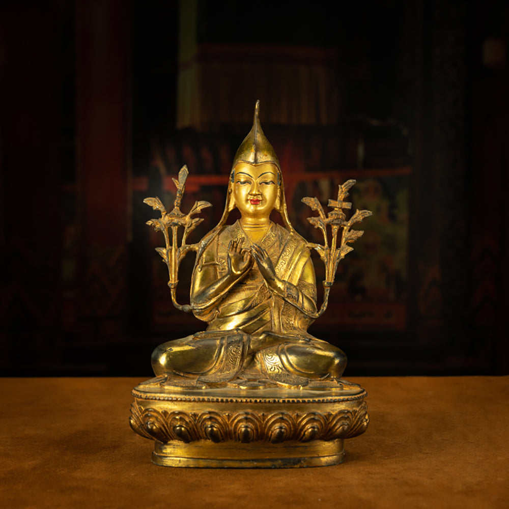20250218115624.jpg Extremely Rare Qing Dynasty Tibetan Gilt Tsongkhapa Statue Revered By Tibetans As The Second Buddha - Image 1