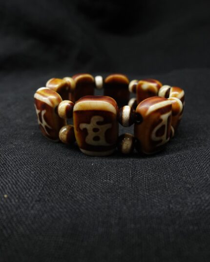 【Unique Item】 Guanyin Heart Mantra. God of Wealth Mantra. Agate Bracelet